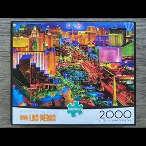 Buffalo Viva Las Vegas 2000 Piece Puzzle